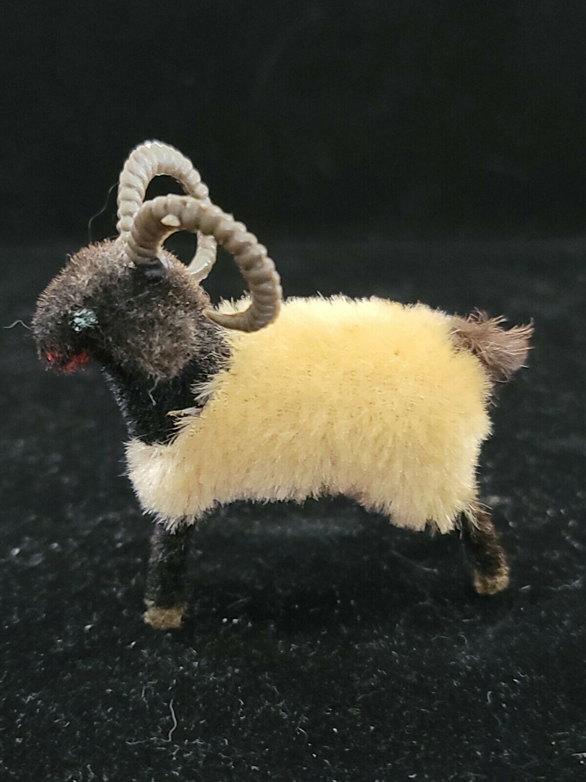 Kunstlerschutz Flockwd Mountain Goat Ram Vintage